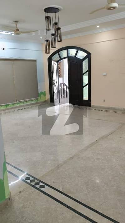 ای ۔ 11/4 ای ۔ 11,اسلام آباد میں 10 کمروں کا 1 کنال مکان 6.5 لاکھ میں کرایہ پر دستیاب ہے۔