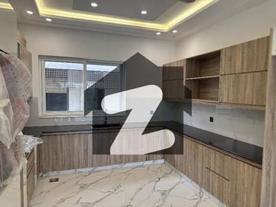Prime Location 1 Kanal House In D-12