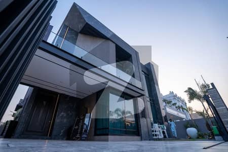 Contemporary Fully Furnished Mansion with Premium Finishes Contemporary Fully Furnished Mansion with Premium Finishes