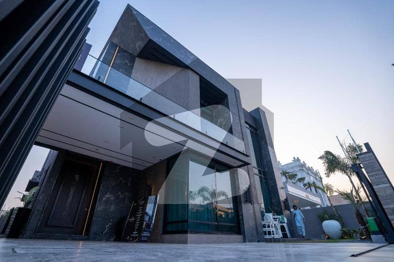 Contemporary Fully Furnished Mansion with Premium Finishes Contemporary Fully Furnished Mansion with Premium Finishes