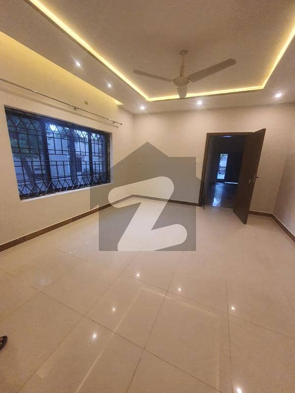 UPPER PORTION AVAILABLE FOR RENT UPPER PORTION AVAILABLE FOR RENT