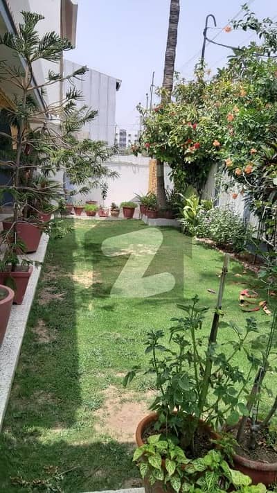 600 Sq Yd Well Maintain Luxury Portion For Rent 4 Bed Dd 1st Floor Shadman Sector 14A