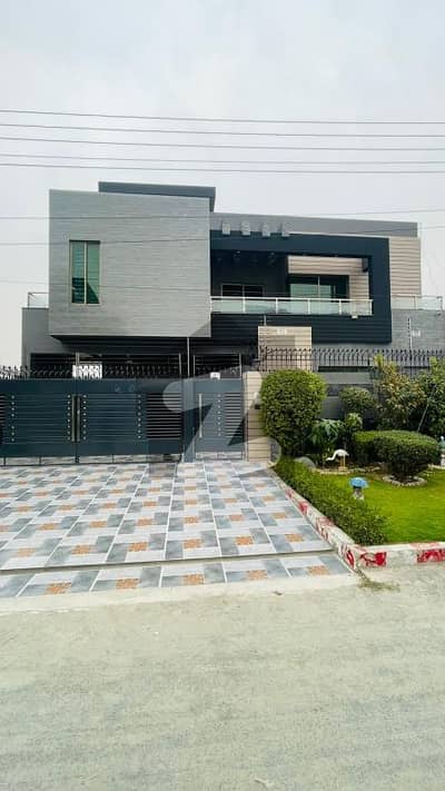 Beautiful brand new house for sale in LDA avenue 1