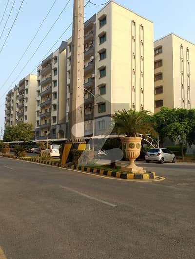 10 MARLA 3 BEDROOM APARTMENT AVAILABLE FOR RENT