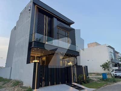 5 MARLA BEAUTIFUL MODERN DESIGN HOUSE FOR SALE IN DHA PHASE 9 TOWN