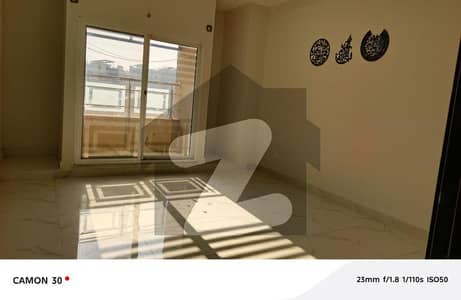 بحریہ ٹاؤن فیز 7 بحریہ ٹاؤن راولپنڈی,راولپنڈی میں 2 کمروں کا 6 مرلہ فلیٹ 65.0 ہزار میں کرایہ پر دستیاب ہے۔