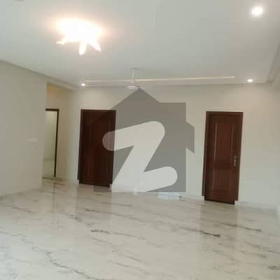 10 Marla 3 bed Apartment For Sale