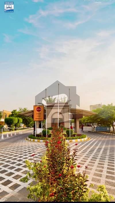 10 MARLA FIRST FLOOR FOR RENT FACING PARK DREAM GARDENS LAHORE.
