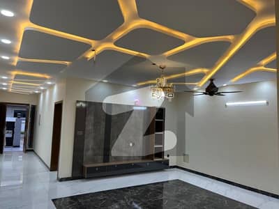 جی ۔ 15/1 جی ۔ 15,اسلام آباد میں 7 کمروں کا 12 مرلہ مکان 5.7 کروڑ میں برائے فروخت۔