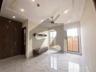 8 MARLA HOUSE FOR RENT IN DHA 9 TOWN