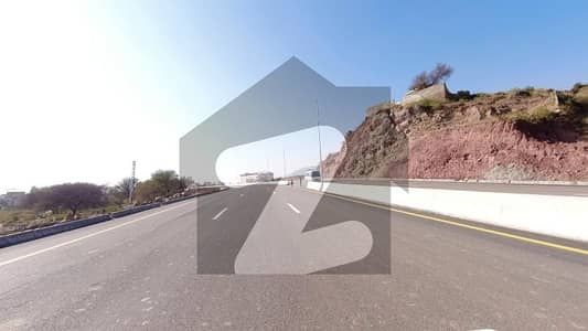 سی سوالہ اسلام آباد میں 1 کنال رہائشی پلاٹ 2.4 کروڑ میں برائے فروخت۔