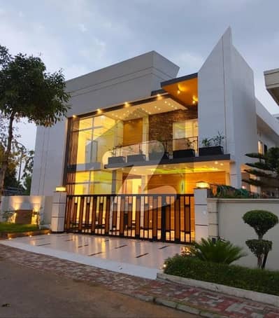 Corner 1 Kanal House For Sale In Top City-1