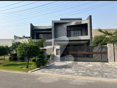 اے ڈبلیو ٹی فیز 1 اے ڈبلیو ٹی آرمی ویلفیئر ٹرسٹ,رائیونڈ روڈ,لاہور میں 7 کمروں کا 1 کنال مکان 8.0 کروڑ میں برائے فروخت۔ اے ڈبلیو ٹی فیز 1 اے ڈبلیو ٹی آرمی ویلفیئر ٹرسٹ,رائیونڈ روڈ,لاہور میں 7 کمروں کا 1 کنال مکان 8.0 کروڑ میں برائے فروخت۔