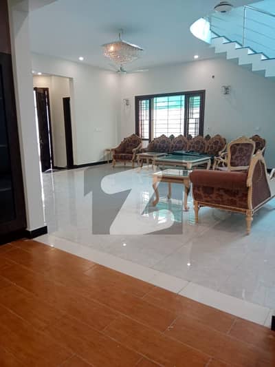 500 yards bungalow for rent in phase 6 DHA