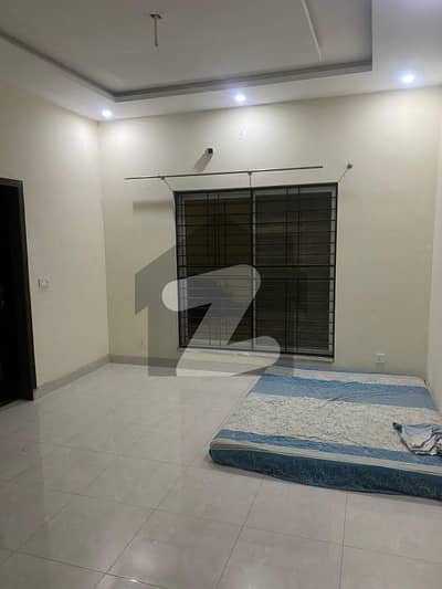 اے ڈبلیو ٹی فیز 2 اے ڈبلیو ٹی آرمی ویلفیئر ٹرسٹ,رائیونڈ روڈ,لاہور میں 3 کمروں کا 10 مرلہ زیریں پورشن 50.0 ہزار میں کرایہ پر دستیاب ہے۔