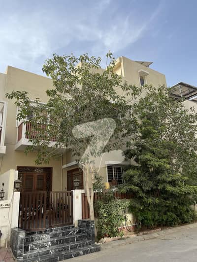 120 Gaz bungalow slightly used in block C Naya Nazimabad
