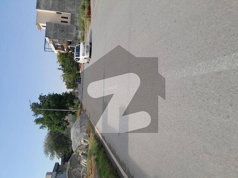 lop clear plot on main 60 foot road lop clear plot on main 60 foot road
