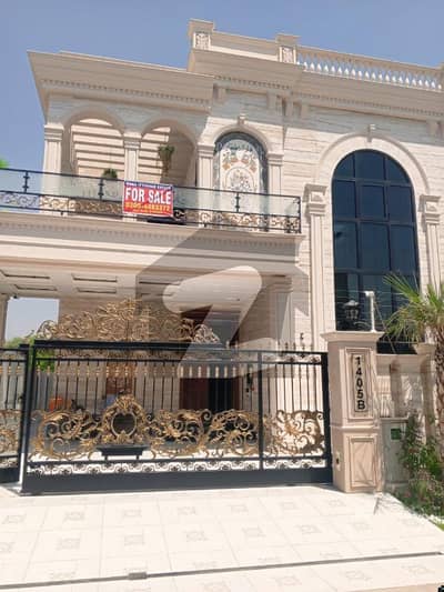 SYED BROTHERS PROUDLY OFFERS: 10-Marla Elegant And Fully Maintained Bungalow Is Available In The Best Block Of DHA Lahore | 13 KVA Solar System