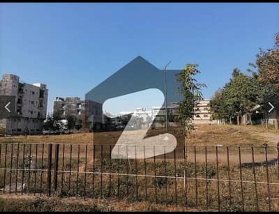One Kanal Beautiful Location Plot Near To Park And Mosque For Sale