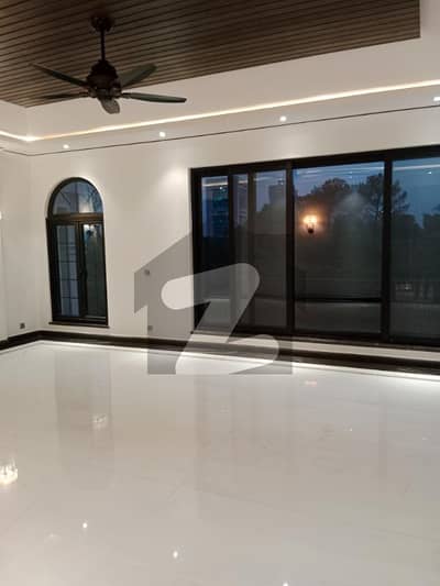 ایف ۔ 6/2 ایف ۔ 6,اسلام آباد میں 10 کمروں کا 4 کنال مکان 17.5 ارب میں برائے فروخت۔