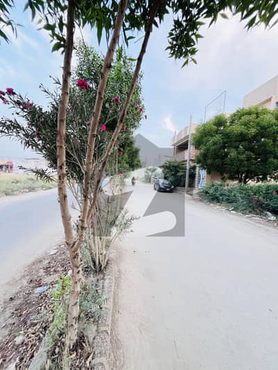 400 Square Yard Plot For Sale In Saadi Garden