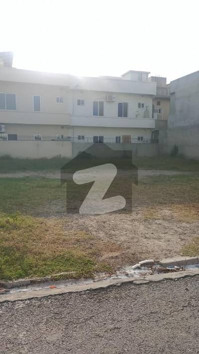 10 Marla (35*65) Heighted Location Residential Plot for Sale in O9 Police Foundation