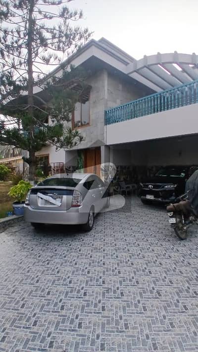 1000 square yard Banglow available for sale DHA