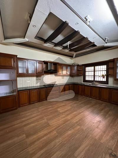 Bungalow For Rent 500 Yard 6 Bedroom
