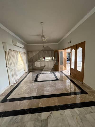 ایف ۔ 10/4 ایف ۔ 10,اسلام آباد میں 7 کمروں کا 2 کنال مکان 45.0 کروڑ میں برائے فروخت۔