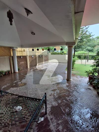 F-11 666 SQ Yard 5 Bed With 2 Knal Extra Land Main Location Full House Available For Rent