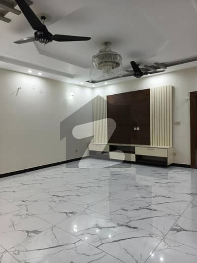 10 MARLA BEAUTIFUL UPPER PORTION FOR RENT