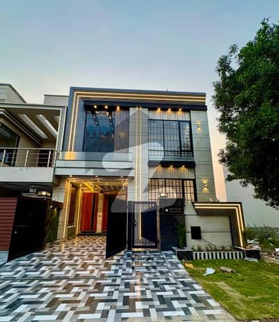 Luxury 5 Marla Modern Designer House Available in Bahria Orchard C Block - Beautifully Designed