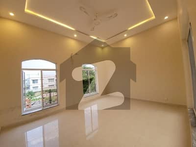 ڈی ایچ اے فیز 5 ڈیفنس (ڈی ایچ اے),لاہور میں 5 کمروں کا 1 کنال مکان 6.7 کروڑ میں برائے فروخت۔