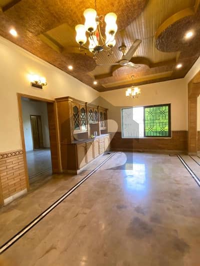 8 Marla Full House 5 Bedrooms Attached Bathrooms 2DD 2kitchen Car Parking