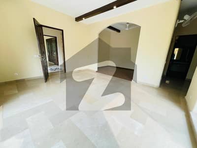 BRAND NEW HOUSE FOR RENT SIZE TWO KANAL DESIGNER HOUSE 35KV SOLAR