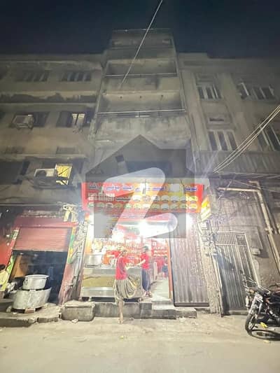 لکشمی چوک لاہور میں 2 کمروں کا 2 مرلہ عمارت 6.0 کروڑ میں برائے فروخت۔