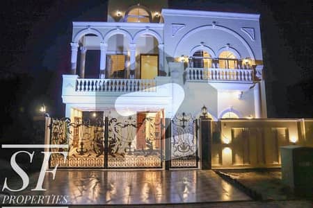 بحریہ ٹاؤن ۔ سیکٹر ایف بحریہ ٹاؤن,لاہور میں 3 کمروں کا 10 مرلہ بالائی پورشن 85.0 ہزار میں کرایہ پر دستیاب ہے۔