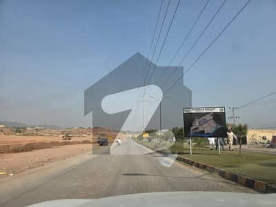 مارگلہ انکلیو مارگلہ ایونیو,اسلام آباد میں 5 مرلہ رہائشی پلاٹ 1.8 کروڑ میں برائے فروخت۔