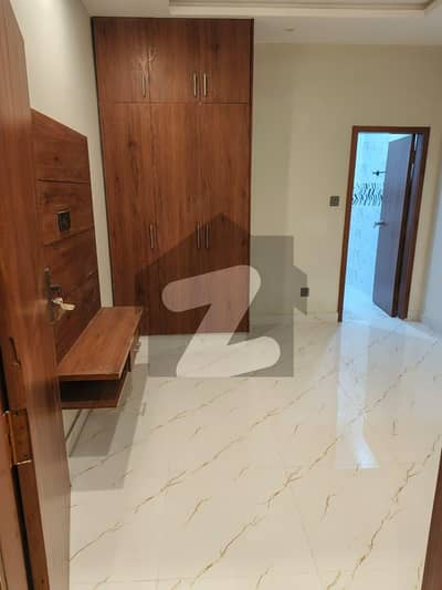 Buy your ideal Prime Location 430 Square Feet Flat in a prime location of Peshawar Road