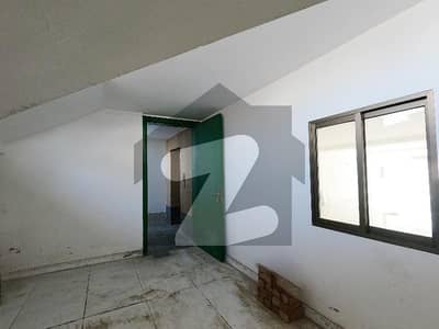 بینکرز ٹاؤن لاہور میں 8 مرلہ عمارت 6.0 لاکھ میں کرایہ پر دستیاب ہے۔