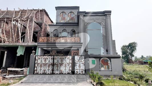 او ایل سی ۔ بلاک اے اوورسیز لو کاسٹ,بحریہ آرچرڈ فیز 2,بحریہ آرچرڈ,لاہور میں 5 کمروں کا 8 مرلہ مکان 2.85 کروڑ میں برائے فروخت۔