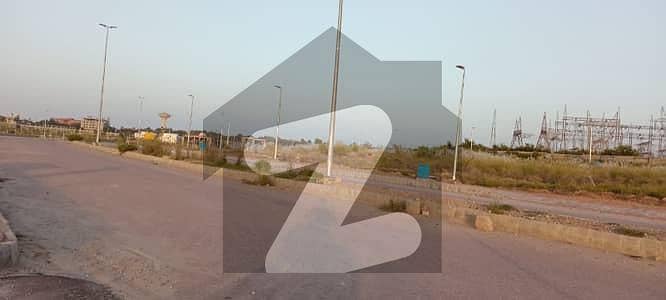 Lake View 10 Marla Plot For Sale Premium Location 1.85 Crore