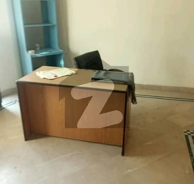 10 Marla House For sale In Rs. 90000000 Only