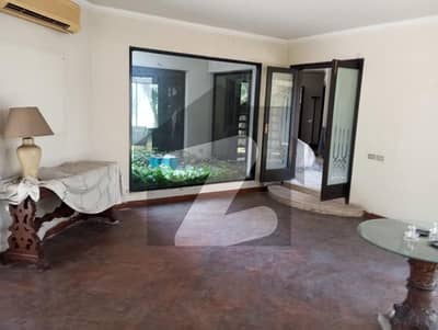 3000 Square Feet Floor For Rent In Gulberg