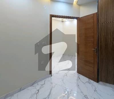 563 Square Feet Flat For Rent In Shadman