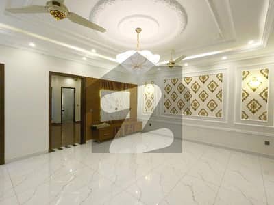 On Excellent Location House For sale Situated In Khayaban-e-Amin - Block L