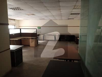 گلبرگ لاہور میں 1 کنال دفتر 11.0 لاکھ میں کرایہ پر دستیاب ہے۔