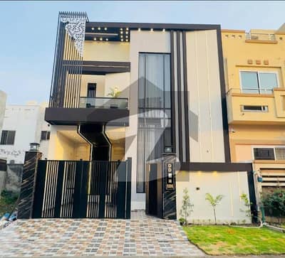 سٹی ہاؤسنگ سوسائٹی گوجرانوالہ میں 4 کمروں کا 5 مرلہ مکان 2.5 کروڑ میں برائے فروخت۔