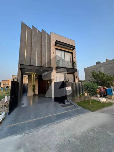 5 Marla Modern Luxurious House Available For Rent