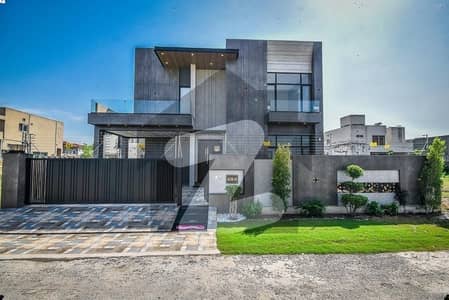 1 KANAL ELEGANT AND FULLY MAINTAINED SUPER HOT LOCATED BUNGALOW IS AVAILABLE IN THE BEST BLOCK OF DHA PHASE 7 LAHORE.